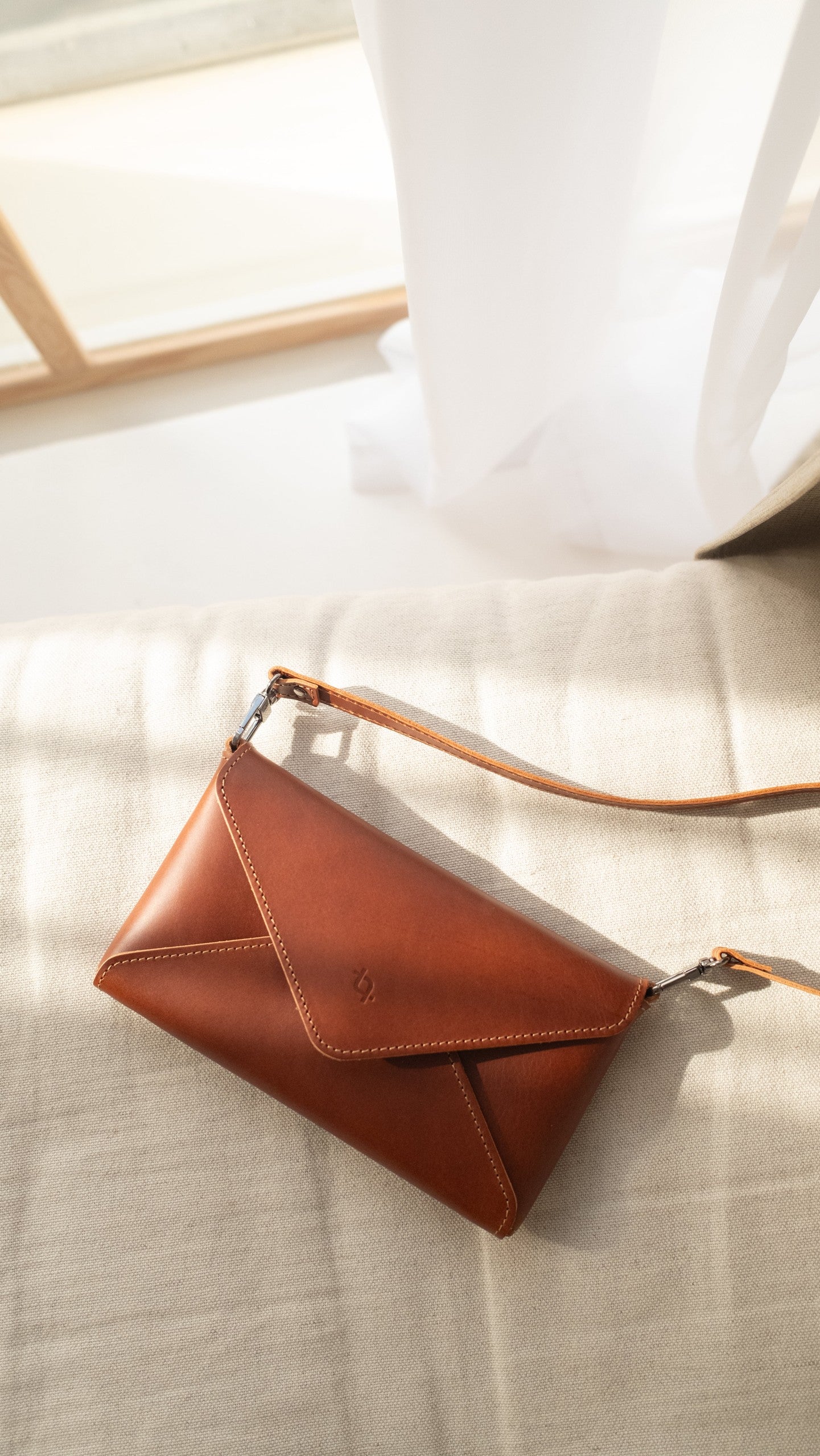 Mini Model Clutch with 3 Straps - Cognac